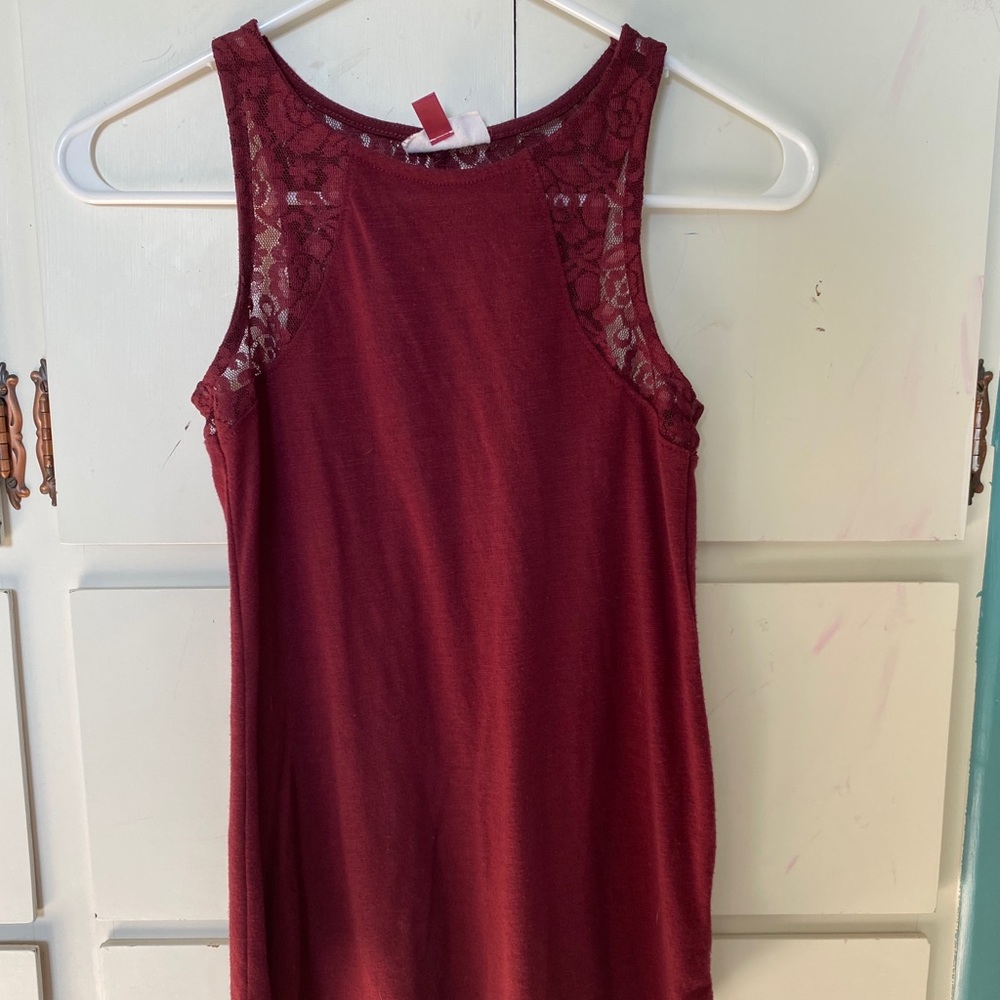 Burgundy Tank Top With Lace Design